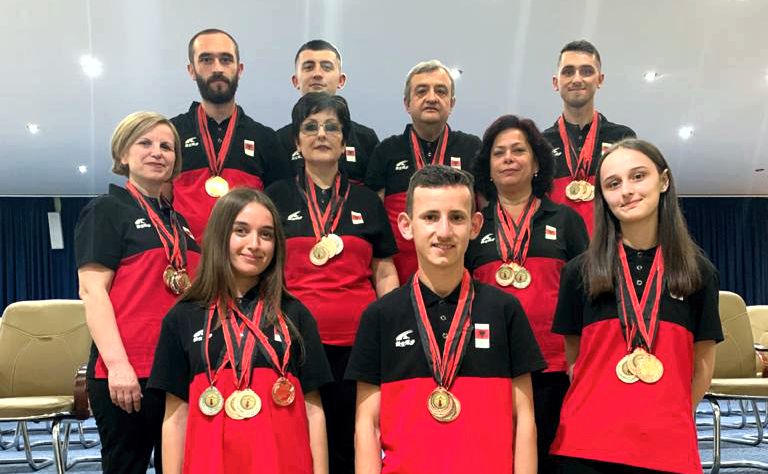 Kampionati_bakllanik_6_medalje_argjendi_1